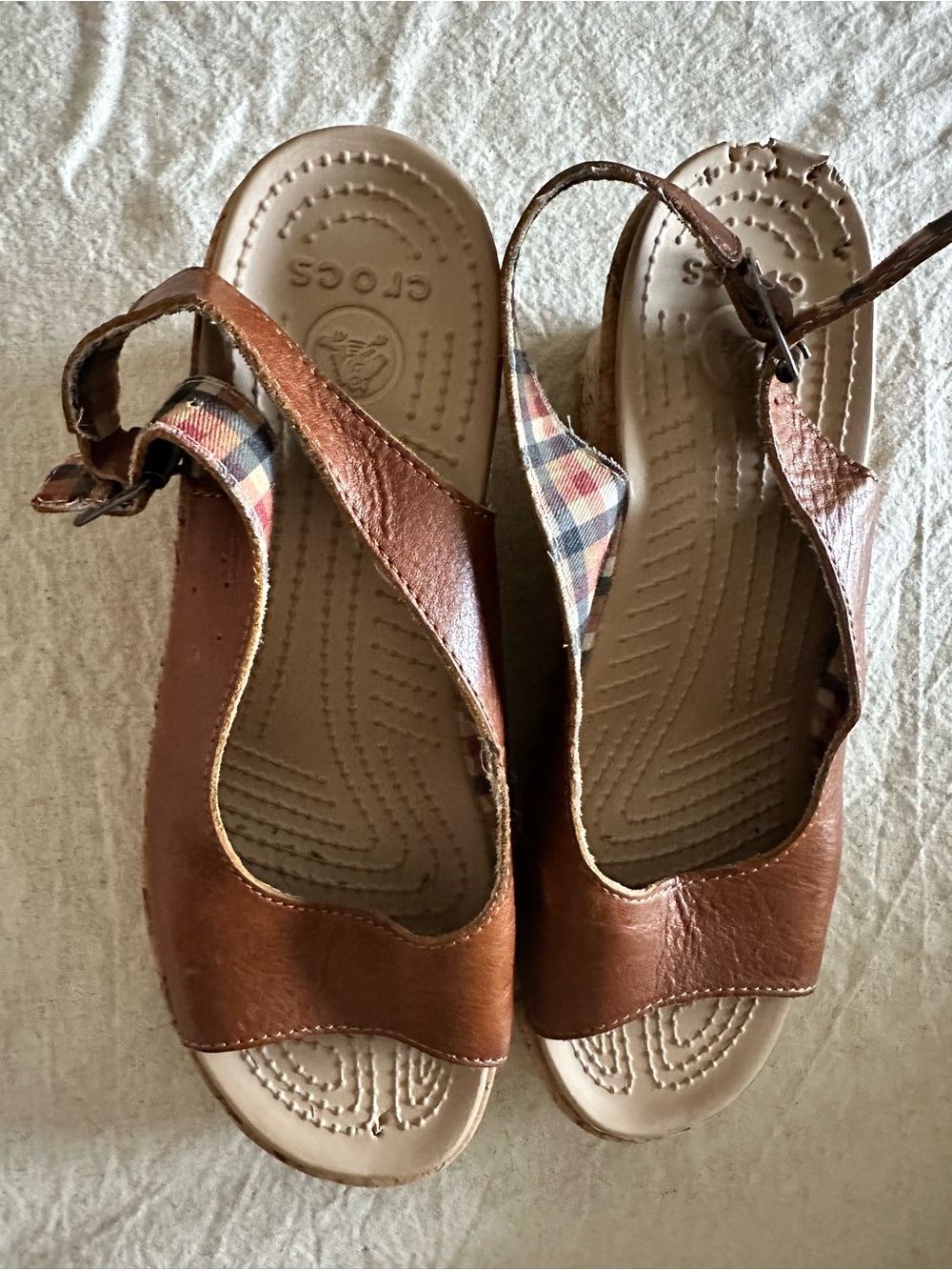 Crocs A-Leigh Brown Leather Cork Wedge Sandals Women’s 8